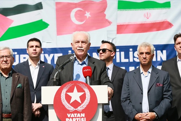 Perinçek, Başkomutan Görevini Yapmazsa Türkiye Başkomutanını Bulur