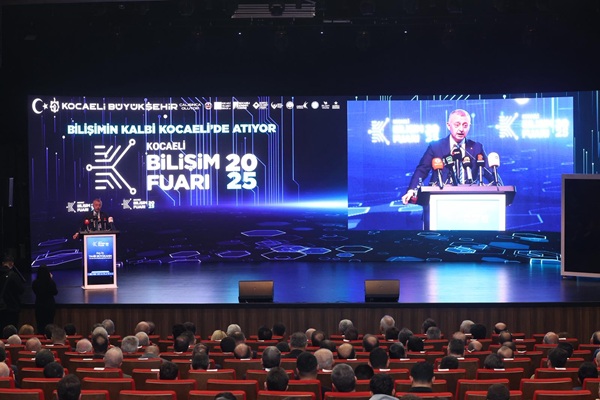 Buyukakin-Yapay-Zeka-Programlarini-Yazacak-Cocuk-Benim-Sehrimden-Cikacak