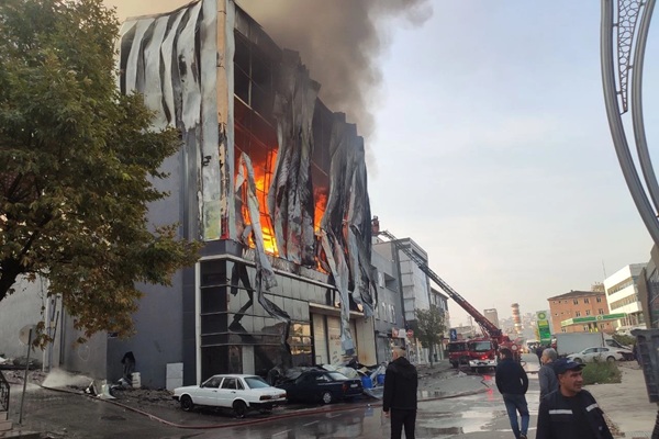 Kadınları En Temel Haklardan Yoksun Bırakan Bu Sistem Bu İş Cinayetinin Sorumlusudur!