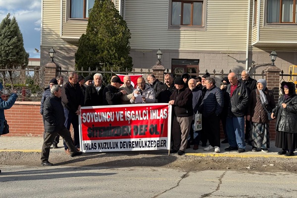 Kuxzuluk Kaplıca Evlerinde Sokakta Genel Kurul