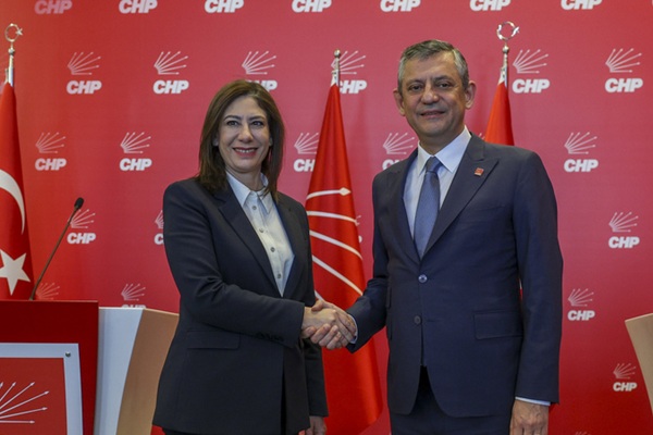 Özel, Dayanışma İçinde Ülkelerimizde İktidar İçin Yürüyoruz