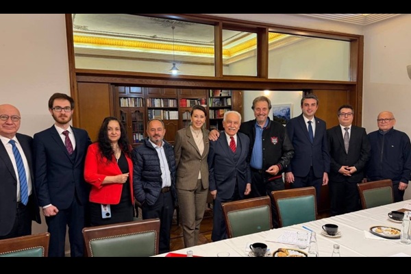 İş Adamı Errol Musk Doğu Perinçek’i Ziyaret Etti