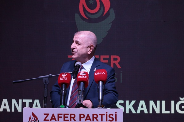 Özdağ, 'Vatandaşlığı Değiştirenler Vatanı Değiştirmeye Hazırlanıyor Demektir'