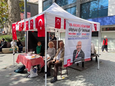 Doğu Perinçek Kitap Fuarında